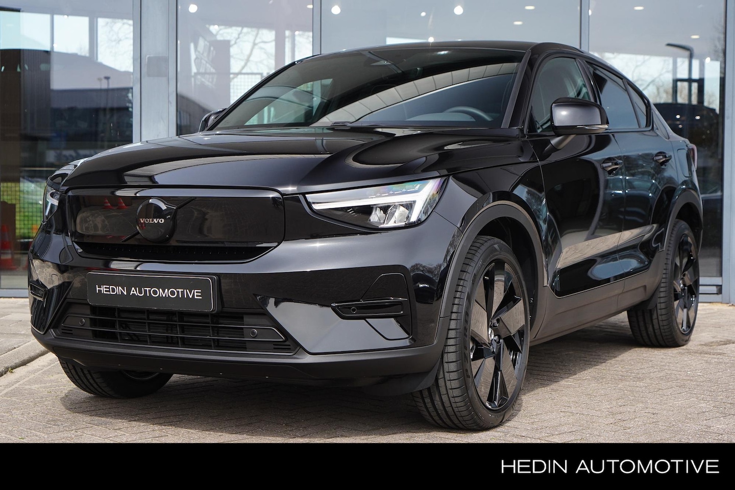Volvo EC40 - Single Motor Ext. Range Plus Bl. Ed. Europa 82 kWh | Panorama Dak | Elek. Stoelen + Geheug - AutoWereld.nl