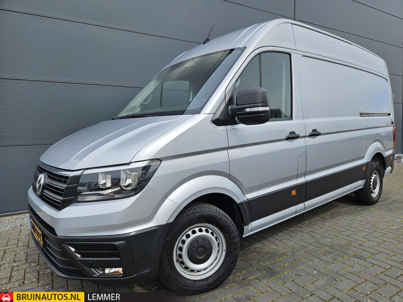 Volkswagen Crafter - 2.0 TDI L3H3 Highline Standkachel 2x schuifd 177 PK - AutoWereld.nl