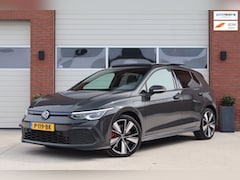 Volkswagen Golf - 1.4 eHybrid GTE Dealeronderhouden - Panoramadak - 18 inch - Verwarmd stuurwiel & stoelen