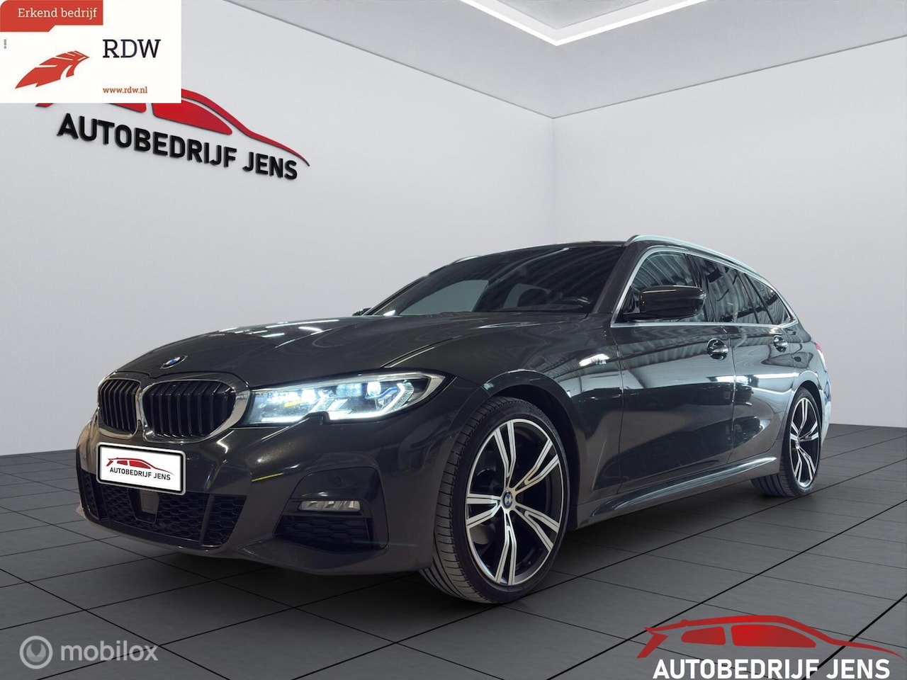 BMW 3-serie Touring - 320d xDrive High Executive Edition 320d xDrive High Executive Edition - AutoWereld.nl