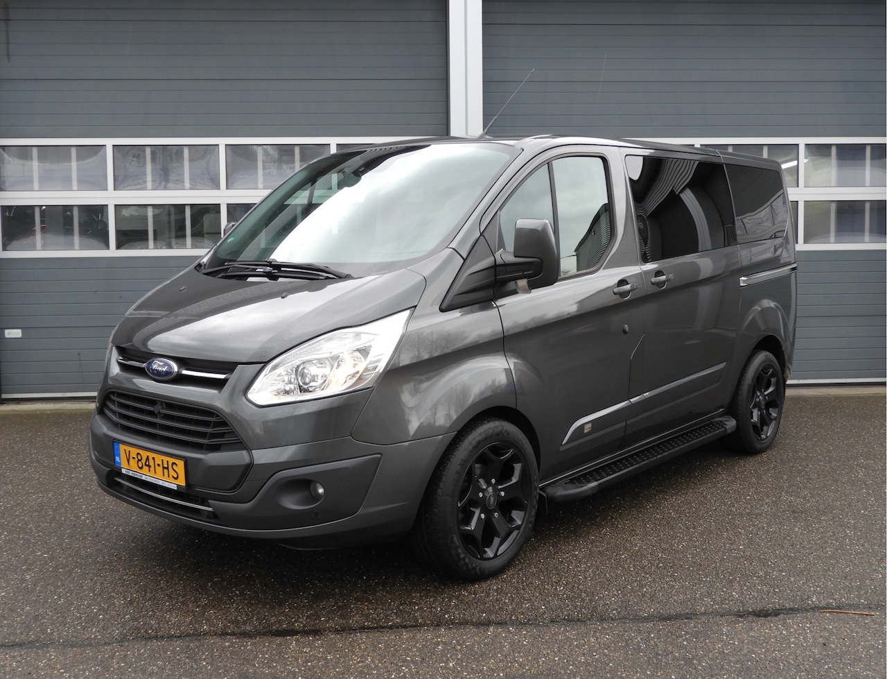 Ford Transit Custom - 270 2.0 TDCI L1H1 Anniversary Edition DC | 2X SCHUIFDEUR | TREKHAAK - AutoWereld.nl