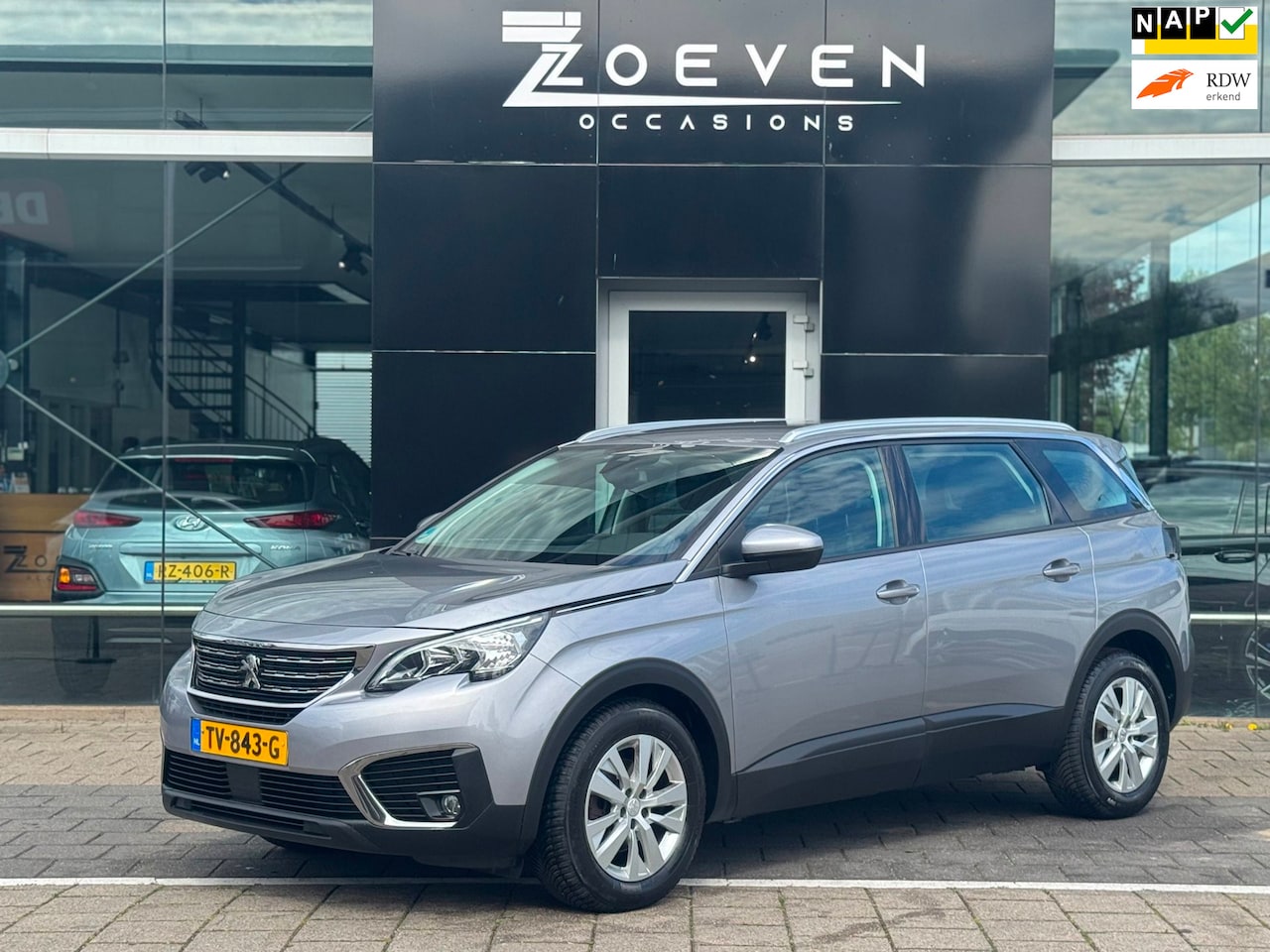 Peugeot 5008 - 1.2 PureTech Blue Lease Executive 7 Pers. - AutoWereld.nl