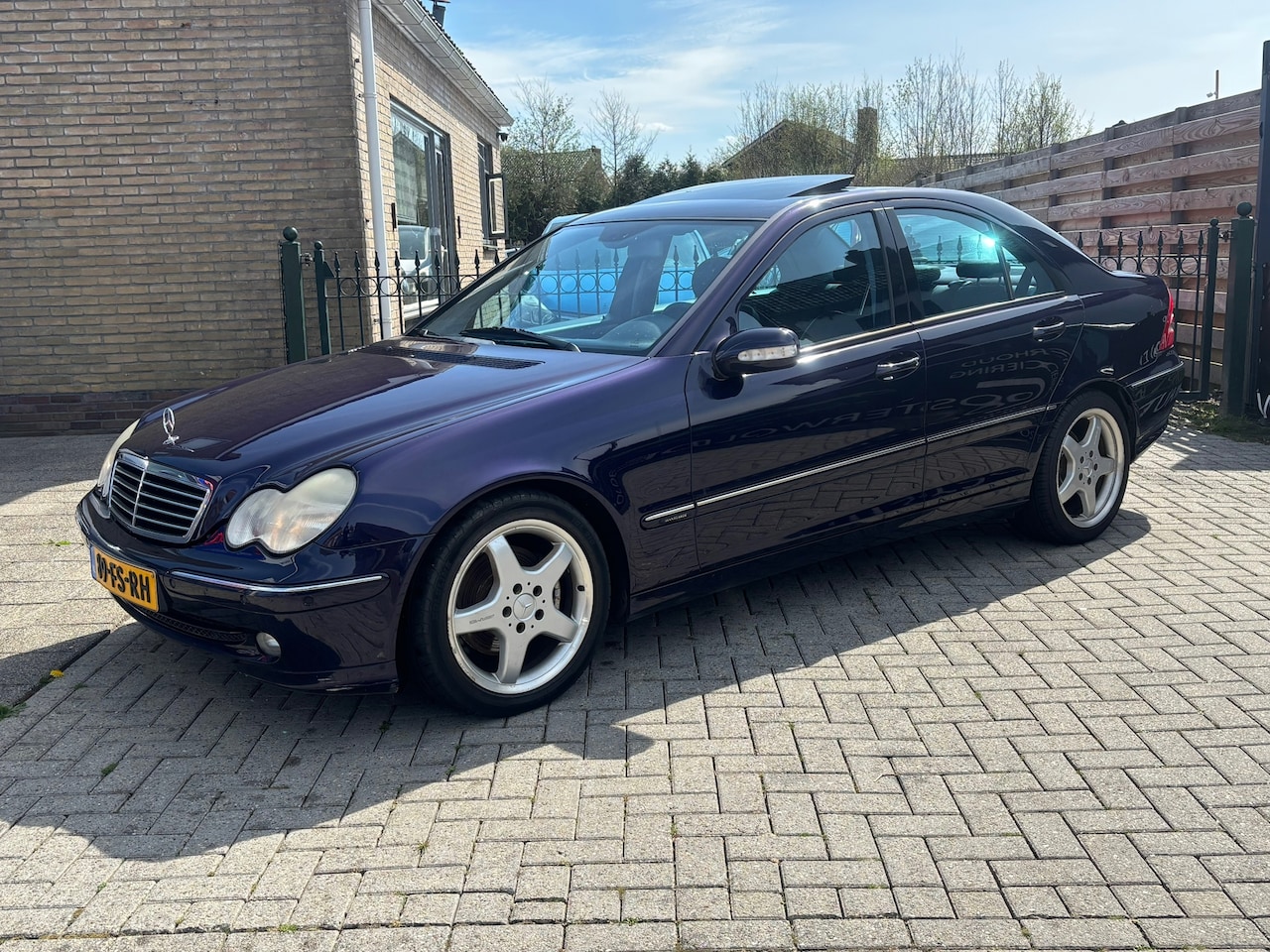 Mercedes-Benz C-klasse - 240 Elegance V6 | Dakje | AC | Cruise | APK | elektrische stoel | AMG velgen | NAP | - AutoWereld.nl