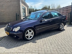 Mercedes-Benz C-klasse - 240 Elegance V6 | Dakje | stoelverwarming | Cruise | APK | elektrische stoel | AMG velgen
