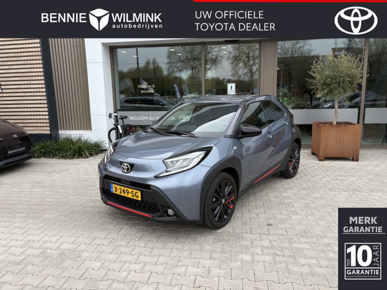 Toyota Aygo X - 1.0 VVT-i S-CVT Premium Undercover | JBL | Parkeersensoren - AutoWereld.nl