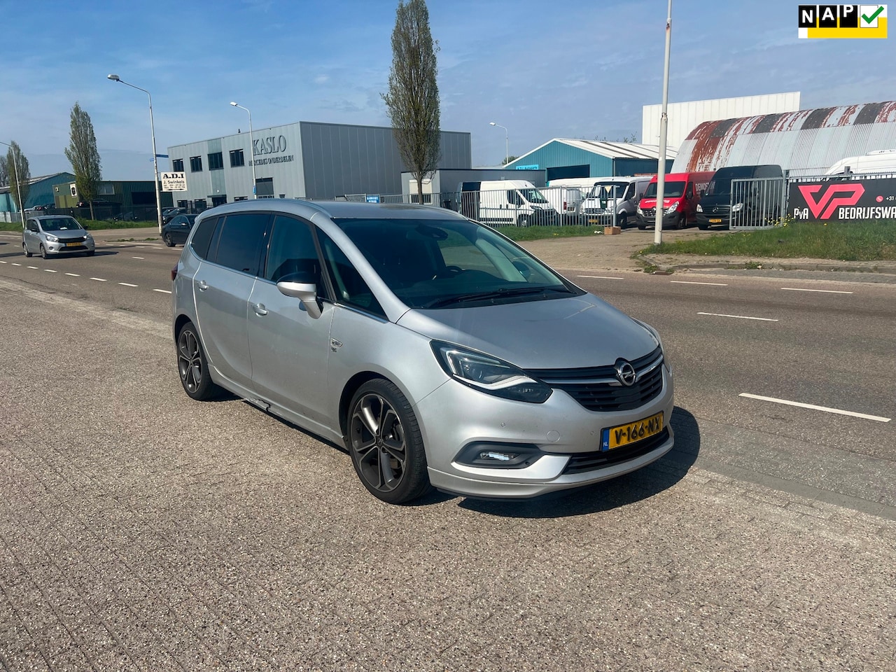 Opel Zafira Tourer - 2.0CDTI 170pk Automaat Grijskenteken - AutoWereld.nl