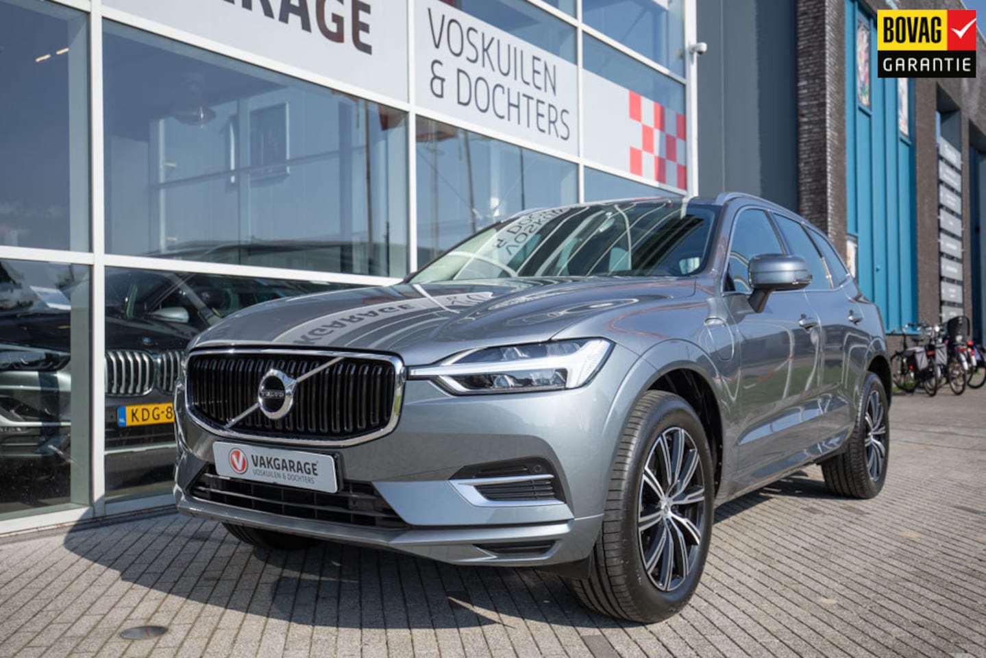 Volvo XC60 - 2.0 T8 Twin Engine AWD Business Executive Panoramadak | Leder - AutoWereld.nl