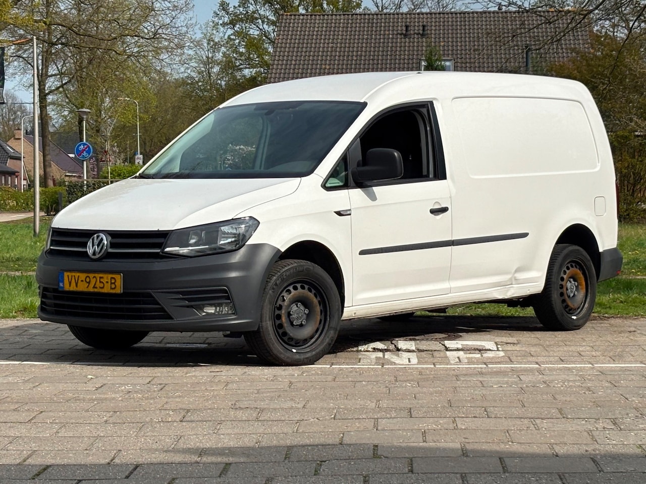 Volkswagen Caddy Maxi - 2.0 TDI L2H1 BMT Highline 102 PK EURO 6, NAVIGATIE, Cruise, Airco, NAP, Trekhaak, ORIG Ned - AutoWereld.nl