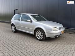 Volkswagen Golf - 2.3 V5 Highline automaat / super netjes