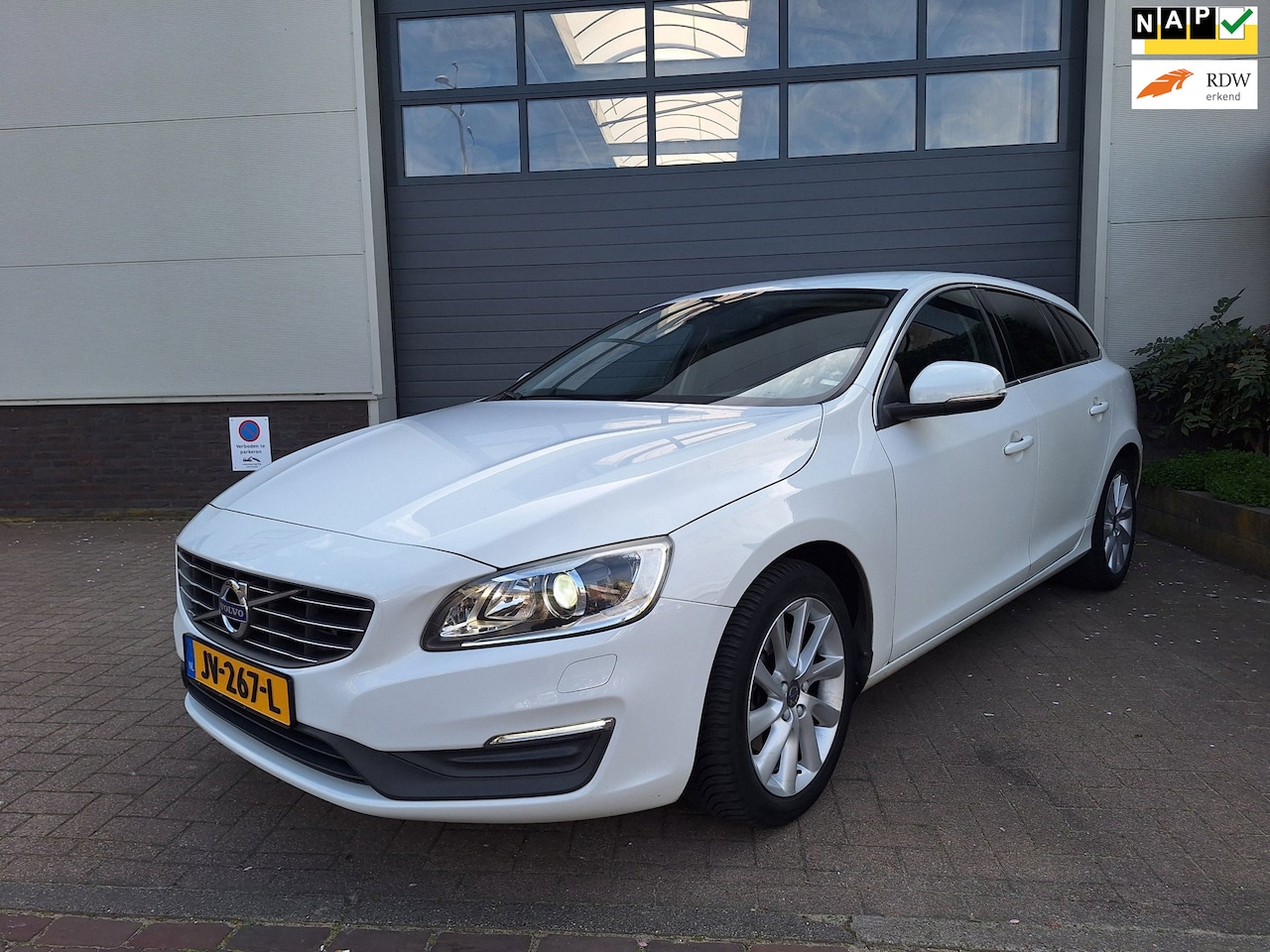 Volvo V60 - | 2.0 T3 Nordic+ | Navi | Media | - AutoWereld.nl