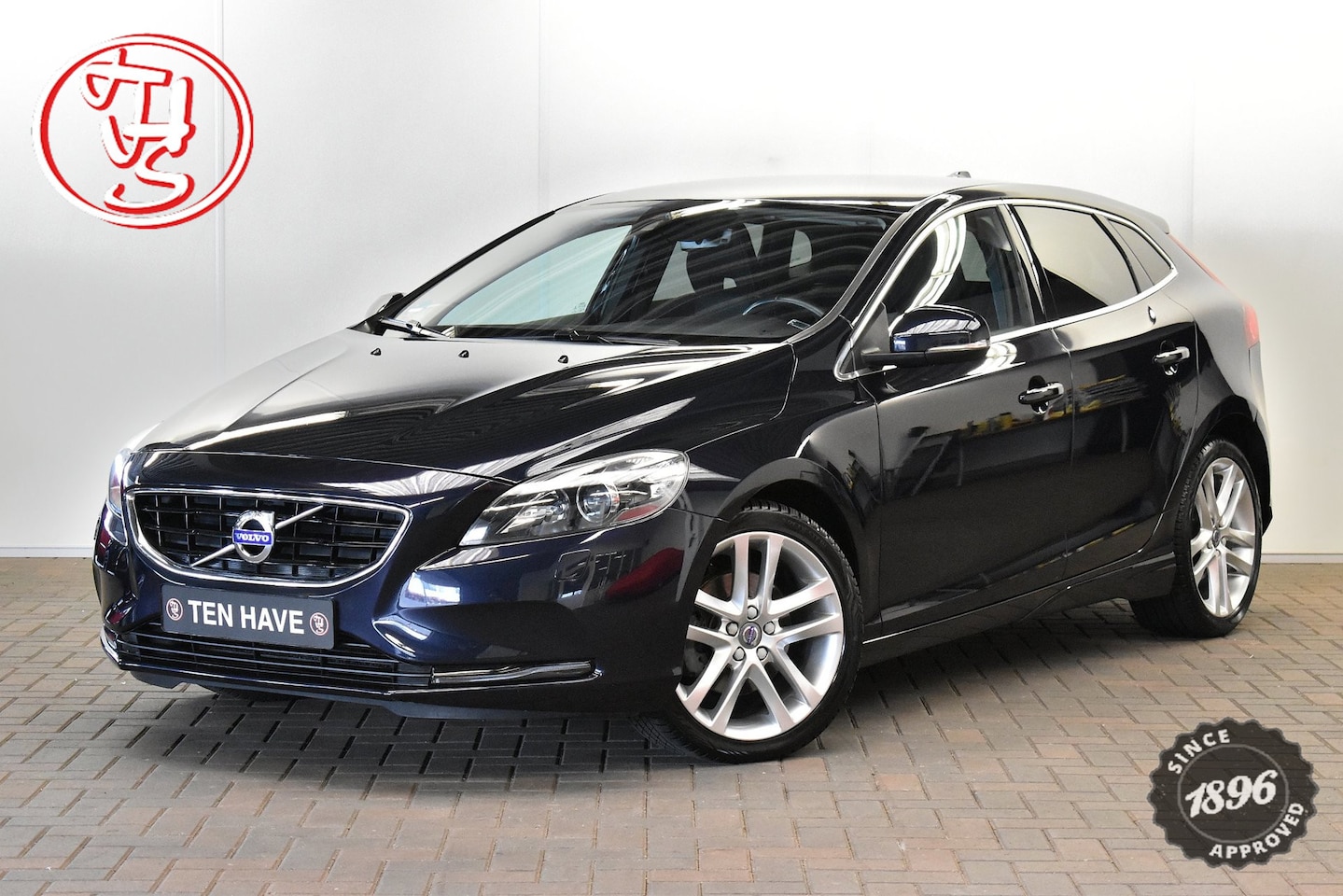 Volvo V40 - 2.0 T2 Ocean Race CAMERA|AFNEEMBARE TREKHAAK|ALL-SEASON|NAVI|SENSOREN|STOELVERWARMING - AutoWereld.nl