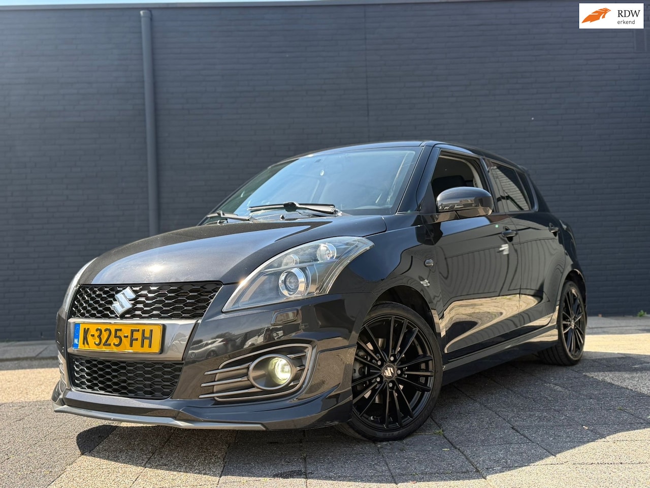 Suzuki Swift - 1.6 Sport| Black Edition | Xenon | Uniek Nette Auto - AutoWereld.nl