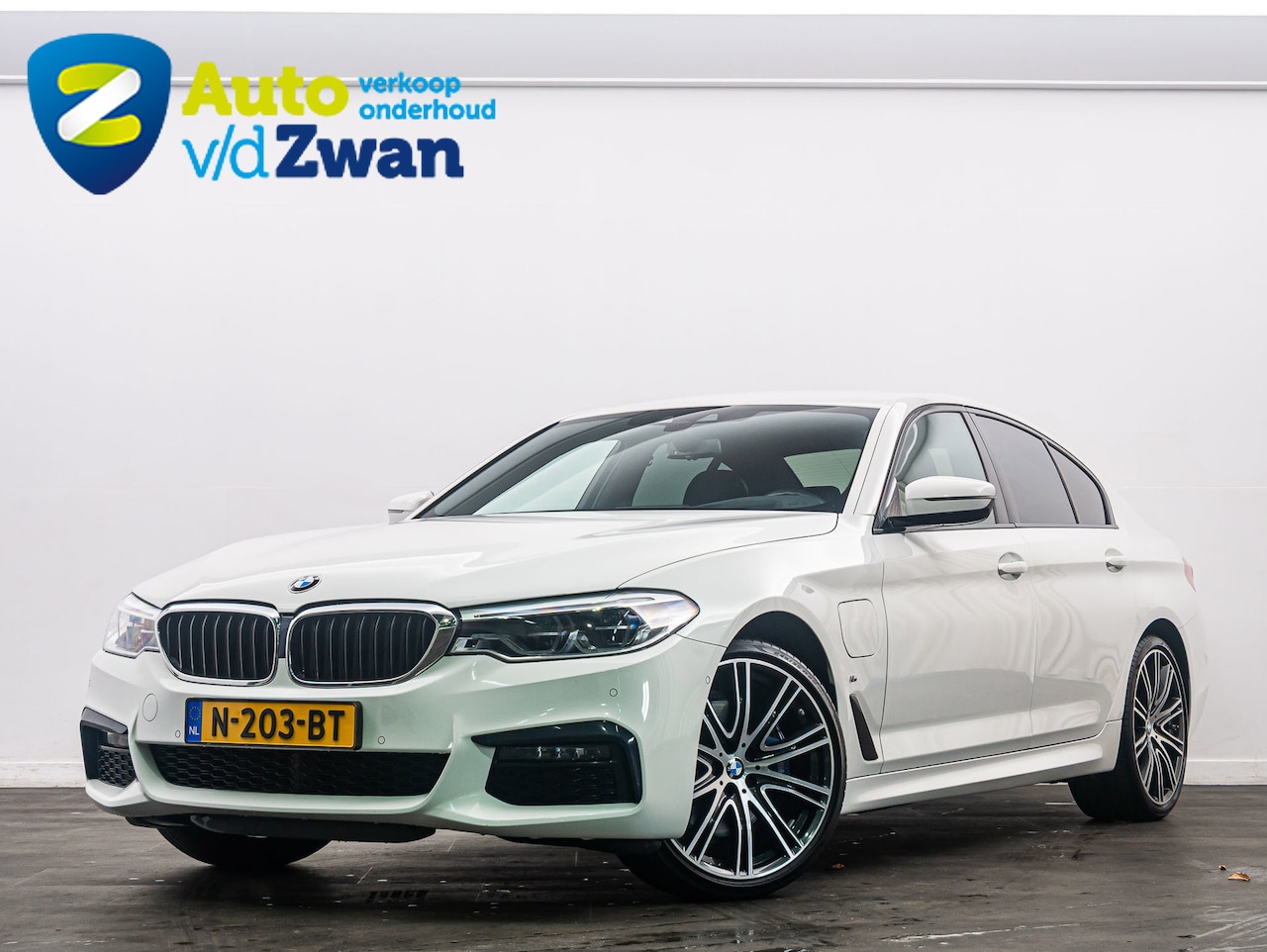 BMW 5-serie - 530e iPerformance High Executive M-Sport - AutoWereld.nl
