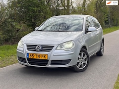 Volkswagen Polo - 1.6-16V Optive | Airco + Clima Nu € 999,