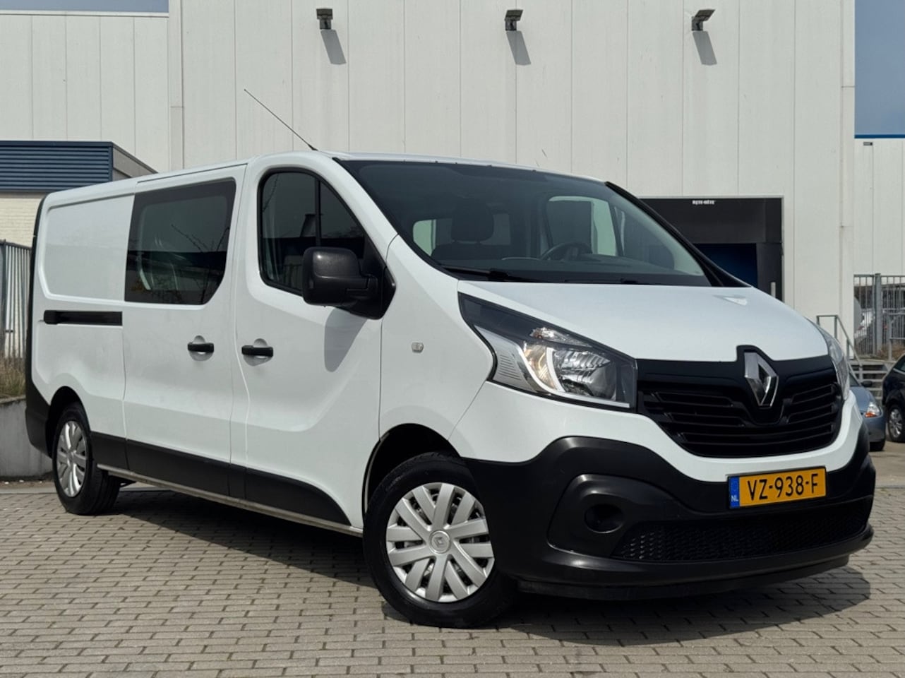 Renault Trafic - 1.6 dCi T29 L2H1 DC Comf Energy Dubbel Cabine - AutoWereld.nl