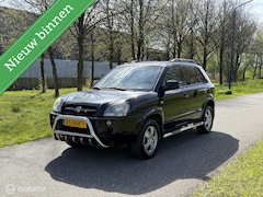 Hyundai Tucson - 2.0i Active*LEDER*STOELVERWARMING*TREKHAAK