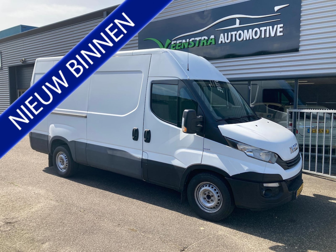 Iveco Daily - 35-140 Automaat | 2017 | Euro 6 | Trekhaak | Airco - AutoWereld.nl