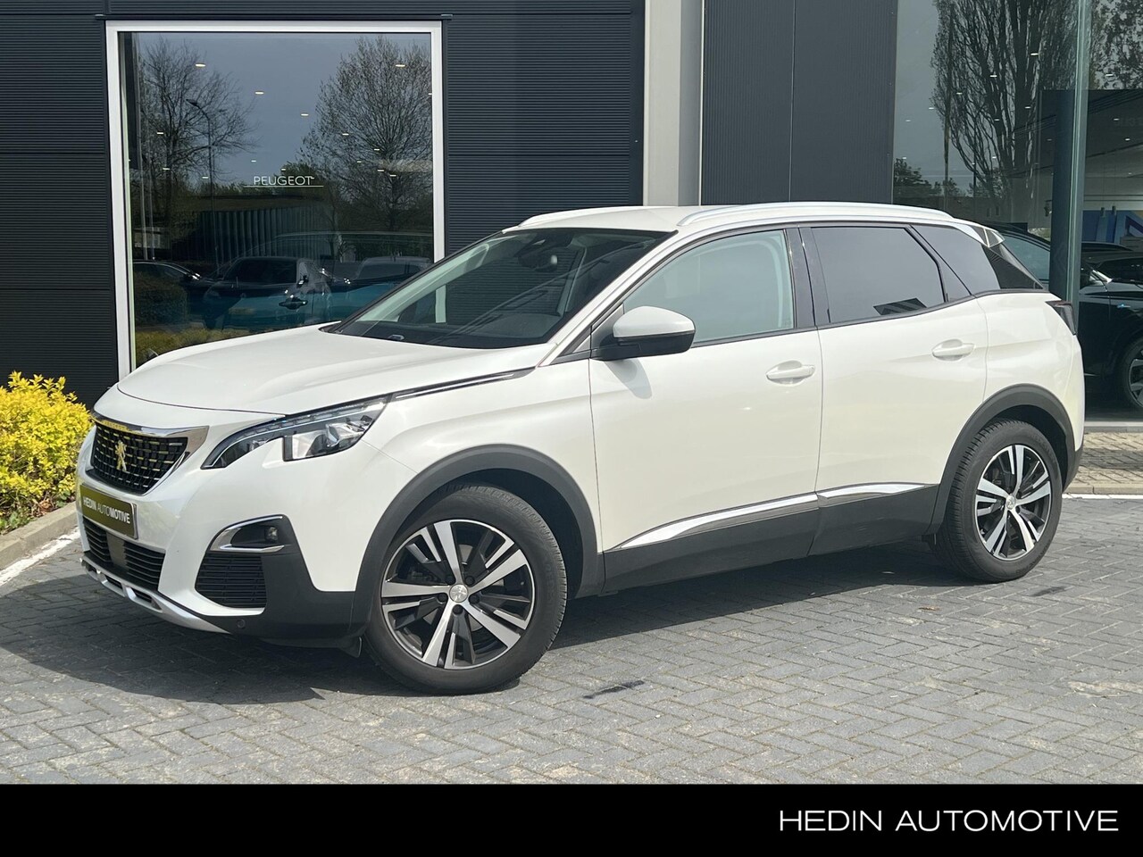 Peugeot 3008 - 130PK Allure | Trekhaak | Clima | Stoelverwarming - AutoWereld.nl