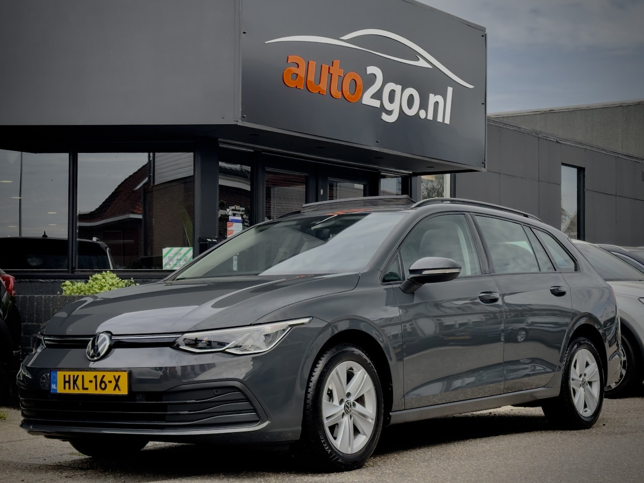 Volkswagen Golf Variant - 1.0 eTSI AUT7 LIFE 81D.KM!! PANODAK NAVI DIGI-DASH APPLE-CARPLAY LED LMV PDC - AutoWereld.nl