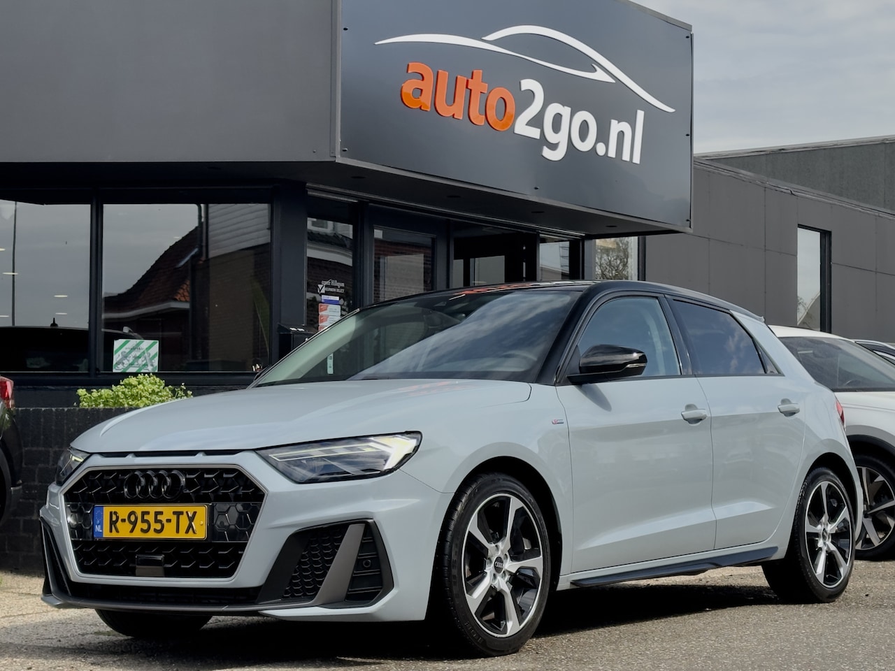Audi A1 Sportback - 25 TFSI 2X S-LINE TWO-TONE NAVI DIGI-DASH APPLE-CARPLAY LED LMV PDC - AutoWereld.nl