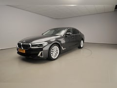 BMW 5-serie - Sedan 520i | LED | Leder | Navigatie | Comfortzetels | Chrome line | Stoelverwarming | DAB