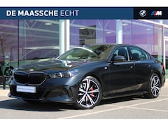 BMW 5-serie - 520i High Executive M Sport Automaat / Panoramadak / Comfort Access / Harman-Kardon / Adap
