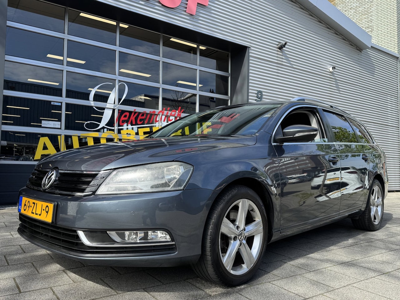 Volkswagen Passat Variant - 1.6 TDI TrendLine BlueMotion - Navigatie I Airco I PDC I Comfort pakket I Sport velgen I T - AutoWereld.nl