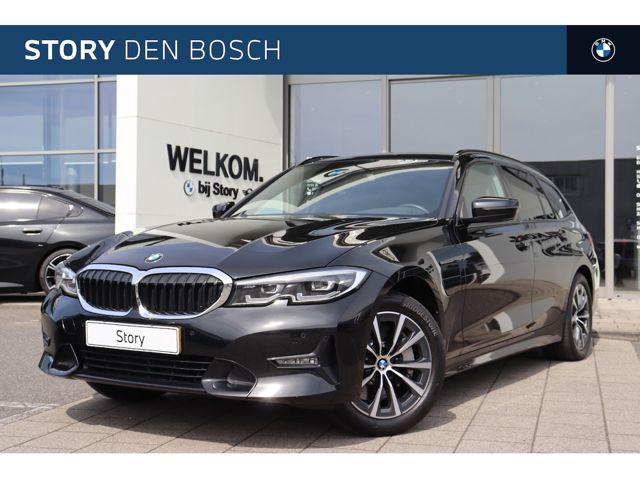 BMW 3-serie Touring - 330e High Executive Sport Line Automaat / Sportstoelen / LED / Live Cockpit Professional / - AutoWereld.nl