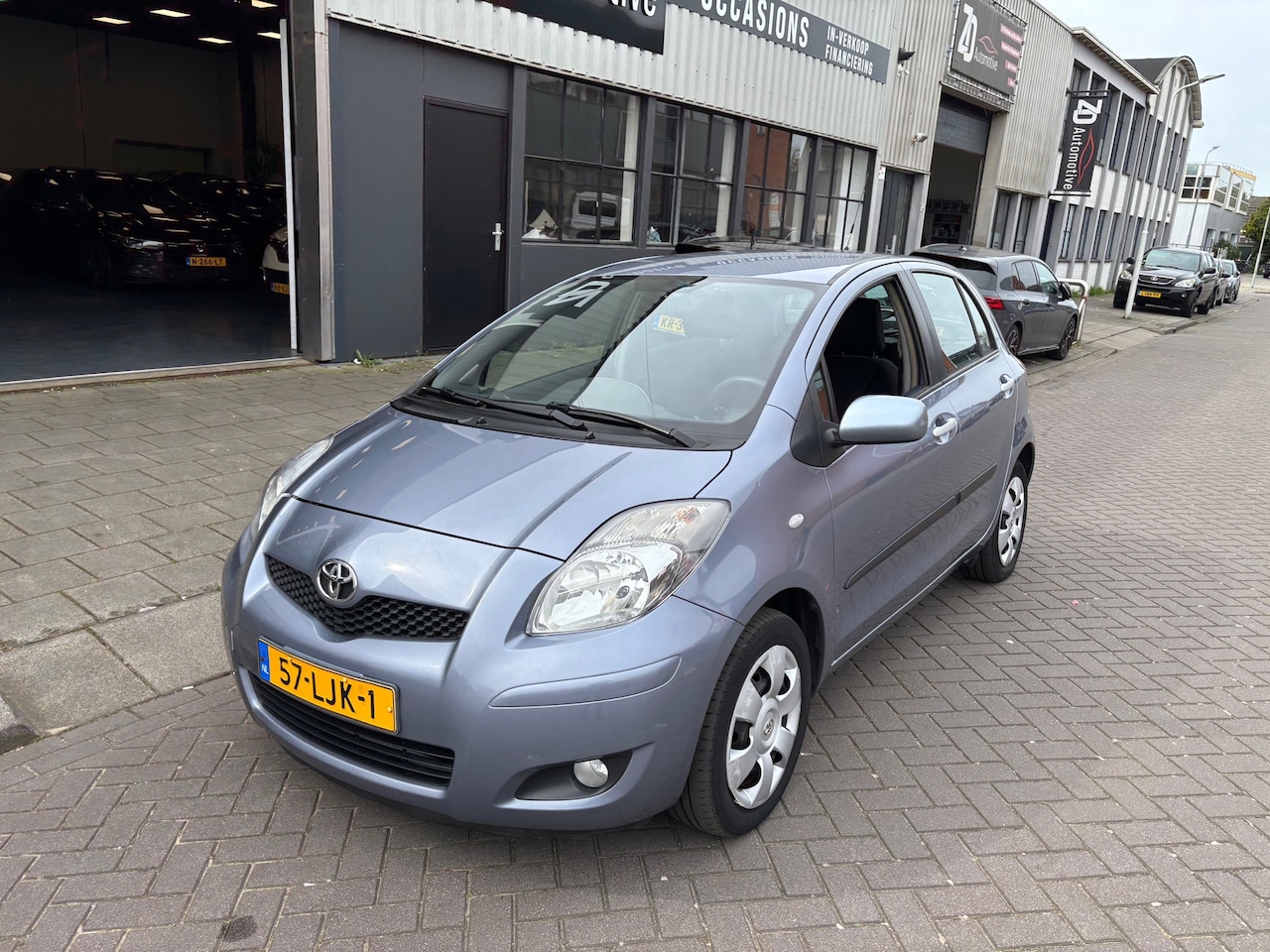 Toyota Yaris - 1.3 VVT-i Aspiration 1.3 VVTi Aspiration - AutoWereld.nl