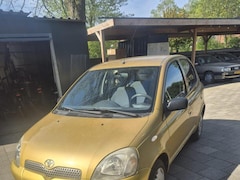 Toyota Yaris - 1.3-16V VVT-i Luna