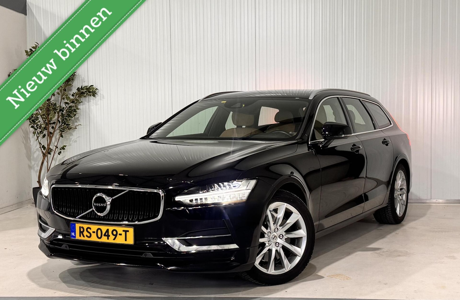 Volvo V90 - 2.0 T5 90th Anniversary Edition|KEYLESS|CAMERA - AutoWereld.nl