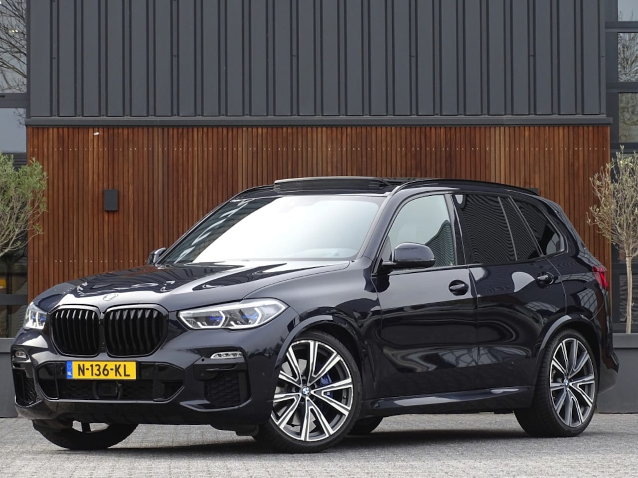 BMW X5 - 40i 341PK X-Drive / M-Sport / pano / Harman Kardon / Laser - AutoWereld.nl