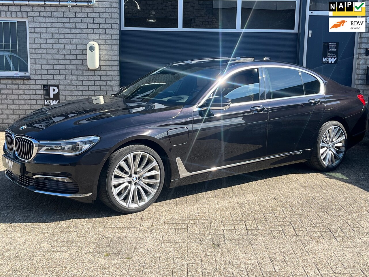 BMW 7-serie - 740e iPerformance High Executive L Voll optie NL auto - AutoWereld.nl