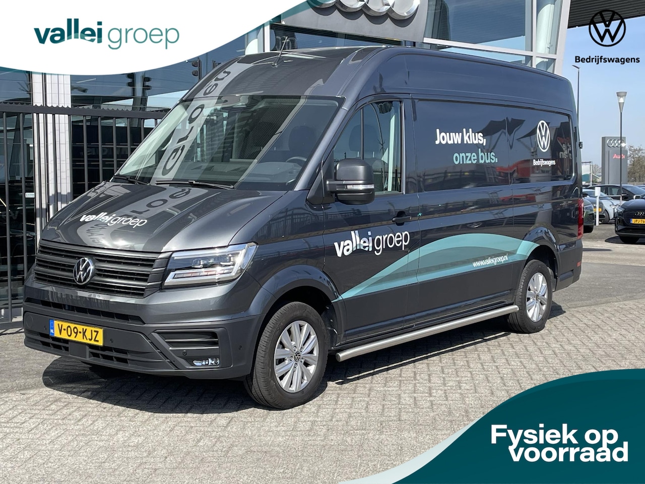 Volkswagen Crafter - 35 Exclusive L3H3 140 pk Automaat BPM vrij | 3-Zits | Led | ACC | Trekhaak | Navigatie | C - AutoWereld.nl