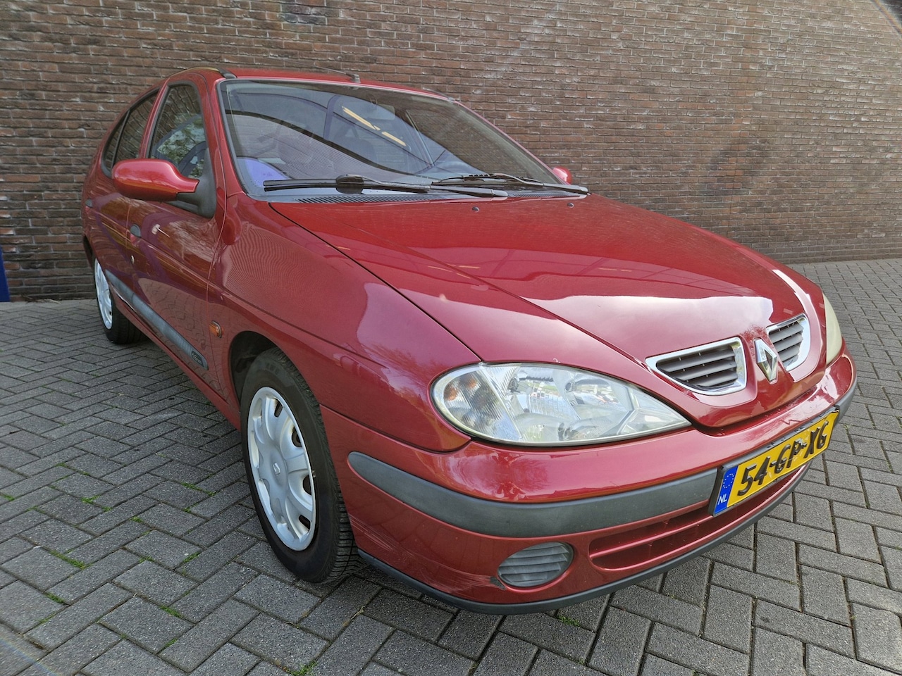 Renault Mégane - 1.6-16V Authentique airco trekhaak APK 12-'26 - AutoWereld.nl