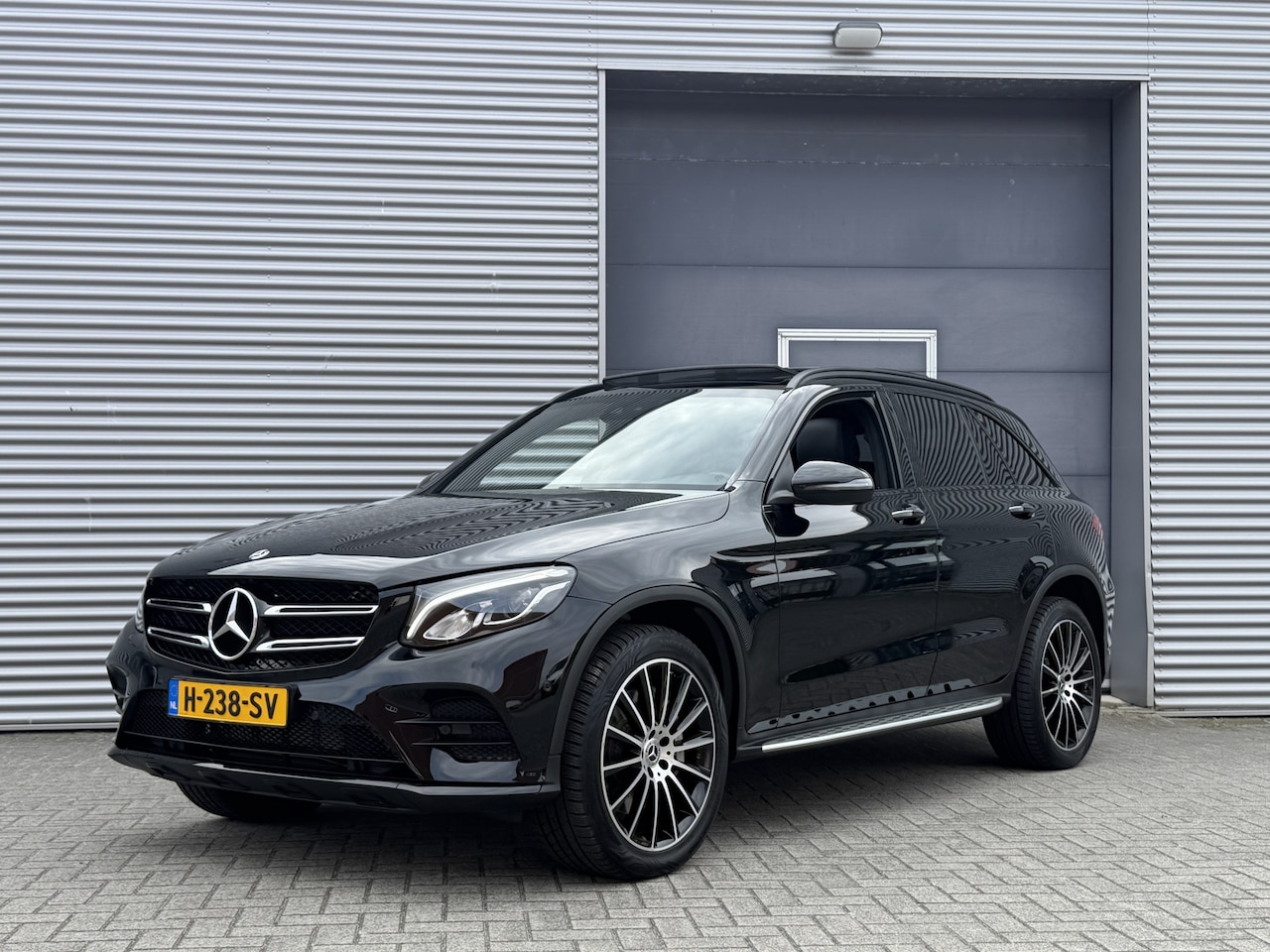 Mercedes-Benz GLC-klasse - 350e 4MATIC Business Solution AMG Aut. I PHEV I Pano.dak I Leder I Camera - AutoWereld.nl