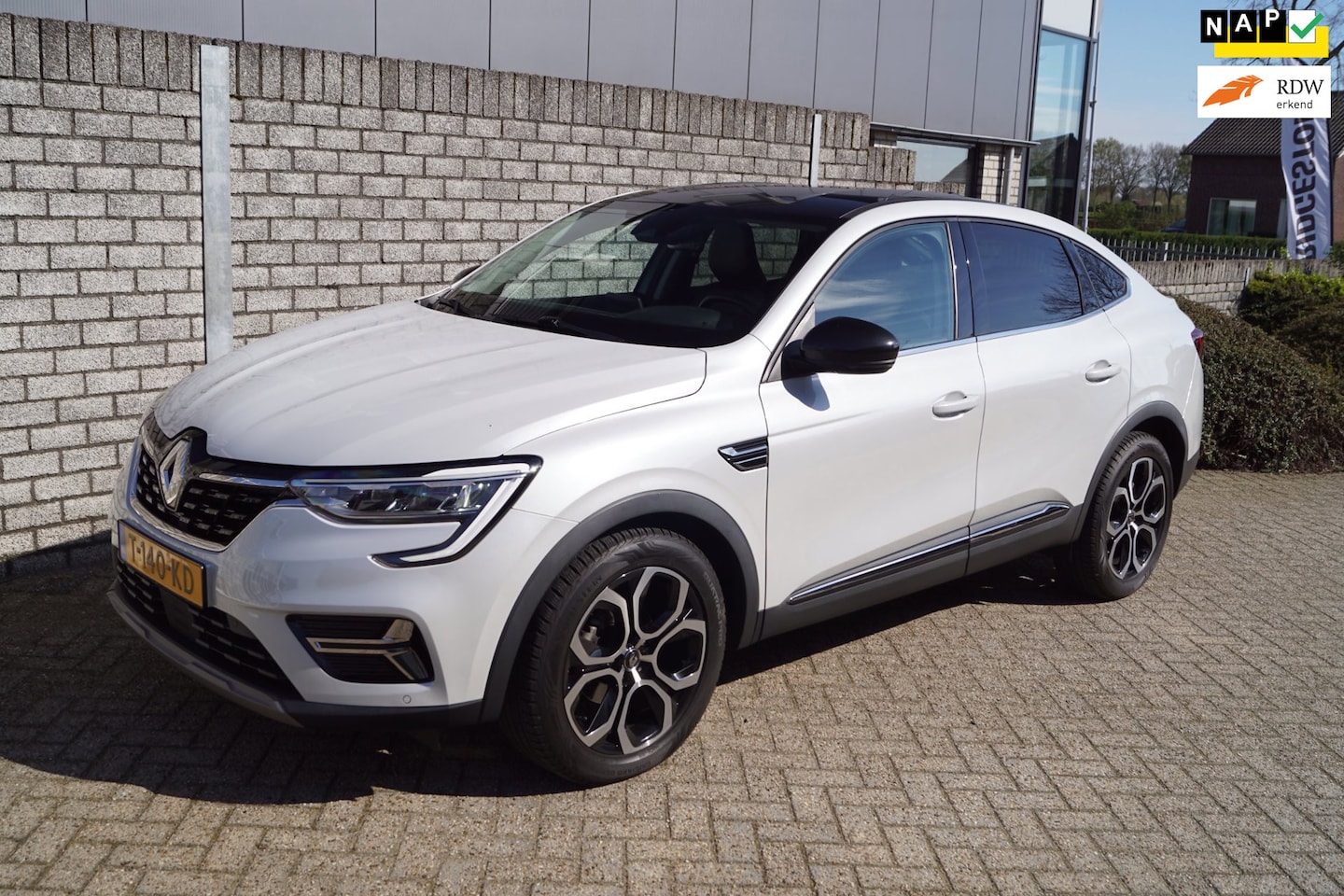 Renault Arkana - 1.3 Mild Hybrid 160 PK Techno Autom Half Leder Sportst Navi Camera Clima Apple Carplay Cru - AutoWereld.nl