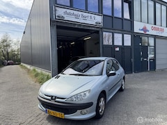 Peugeot 206 - 1.4 XR Challenge Airco Nieuwe APK NAP Logisch