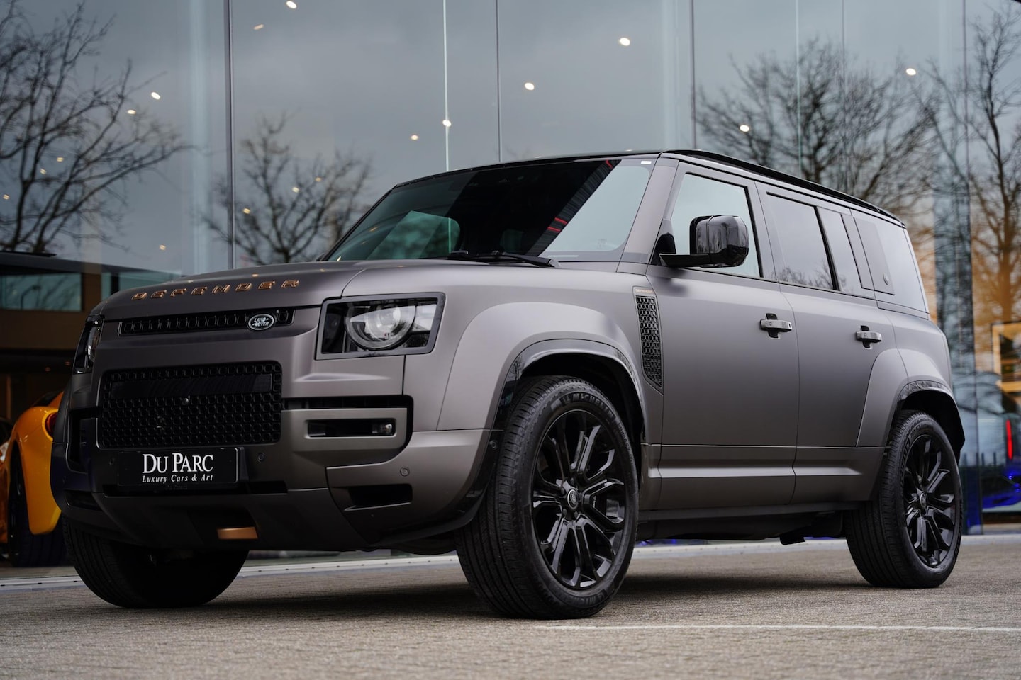 Land Rover Defender 110 - P 635 Octa 4.4 Edition One - AutoWereld.nl