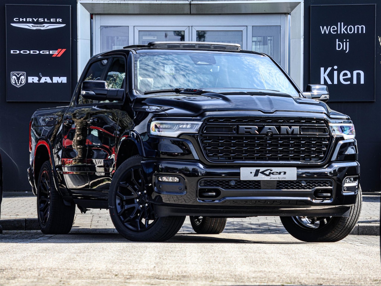 Dodge Ram 1500 - 540 PK HO Crew Cab Limited Night | Luchtvering | Pano-dak | Apple Carplay/Android Auto | H - AutoWereld.nl