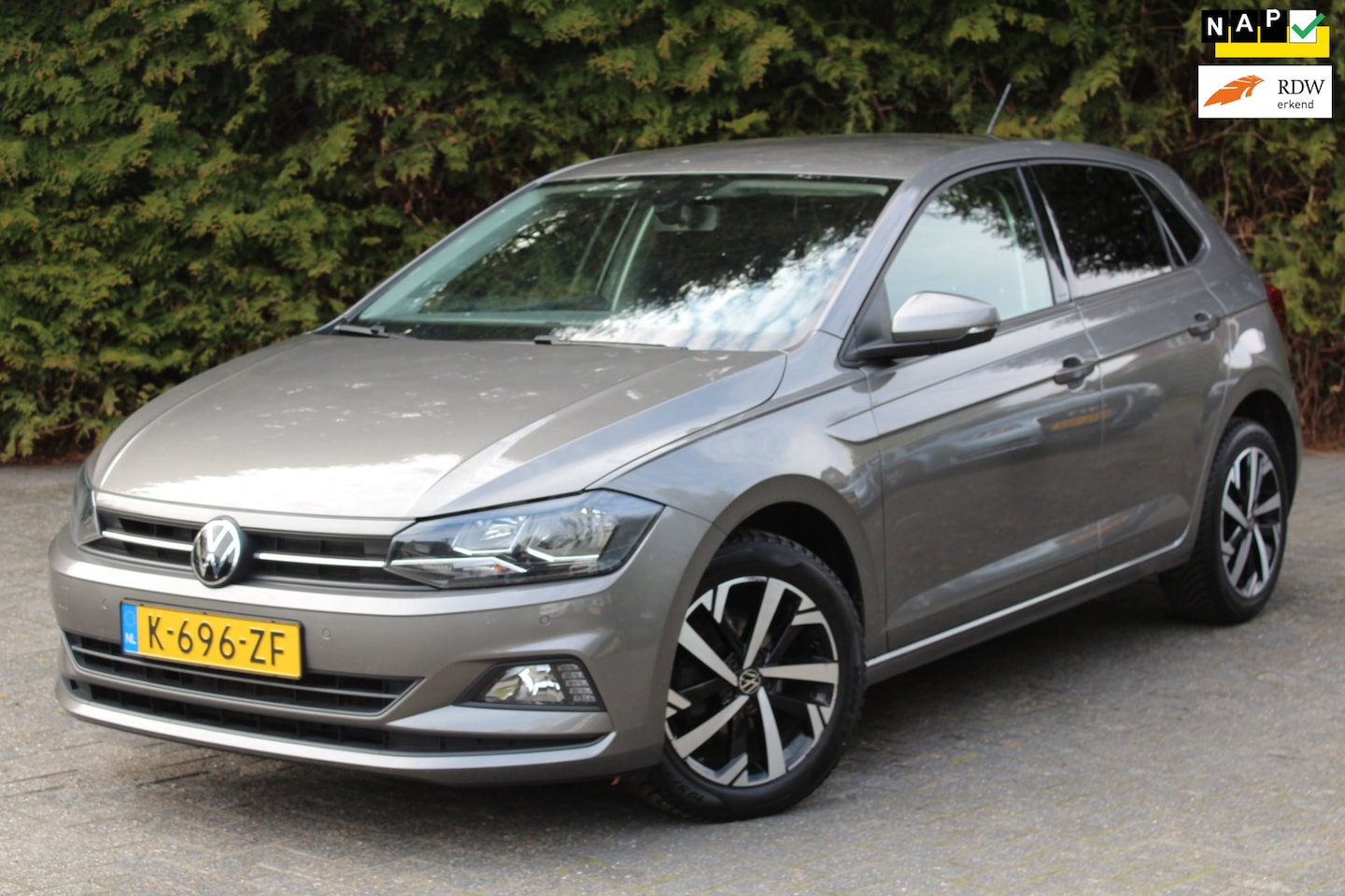 Volkswagen Polo - 1.0 TSI Comfortline Business 95PK | Navigatie | Parkeersensoren | Cruise Control | Apple/A - AutoWereld.nl
