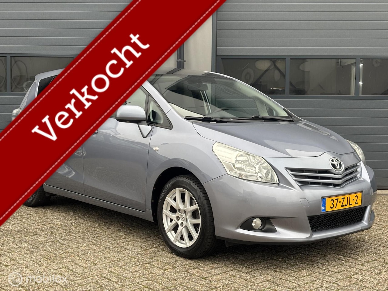 Toyota Verso - 1.8 VVT-i Business Titanium Uitvoering - AutoWereld.nl