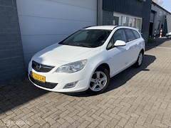 Opel Astra Sports Tourer - 1.4 Cosmo Cruise Navi Parkeersensoren
