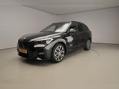 BMW X1 - xDrive25e | M-Sportpakket | LED | Navigatie | Trekhaak | Sportstoelen | Shadow line | DAB