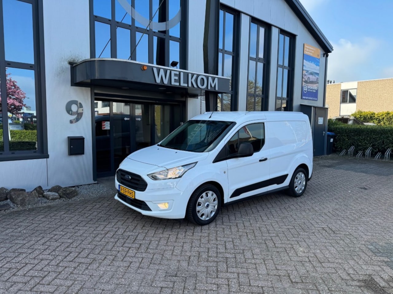 Ford Transit Connect - 1.0 Ecoboost L1 101PK Navi, Camera, Airco 3-persoons, Pdc Elec.pakket - AutoWereld.nl