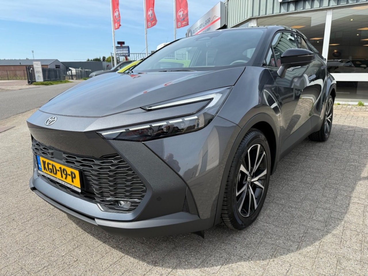 Toyota C-HR - 1.8 Hybrid  140 TEAM PLAYER Rijklaar met Garantie - AutoWereld.nl