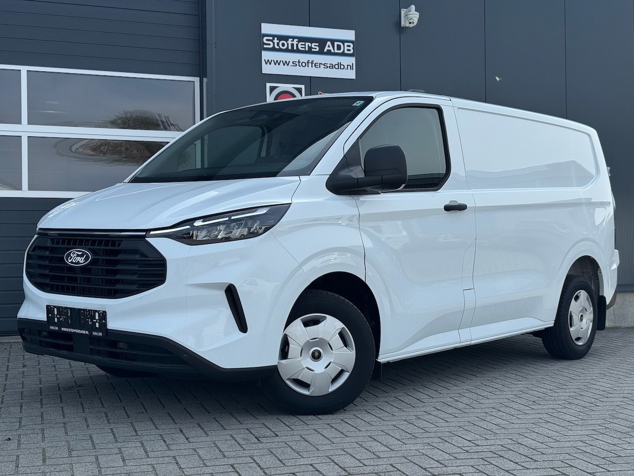 Ford Transit Custom - 300 2.0 TDCI L1H1 Trend 136pk | CarPlay | Stuur + stoelverwarming | Camera | Cruise | Laad - AutoWereld.nl