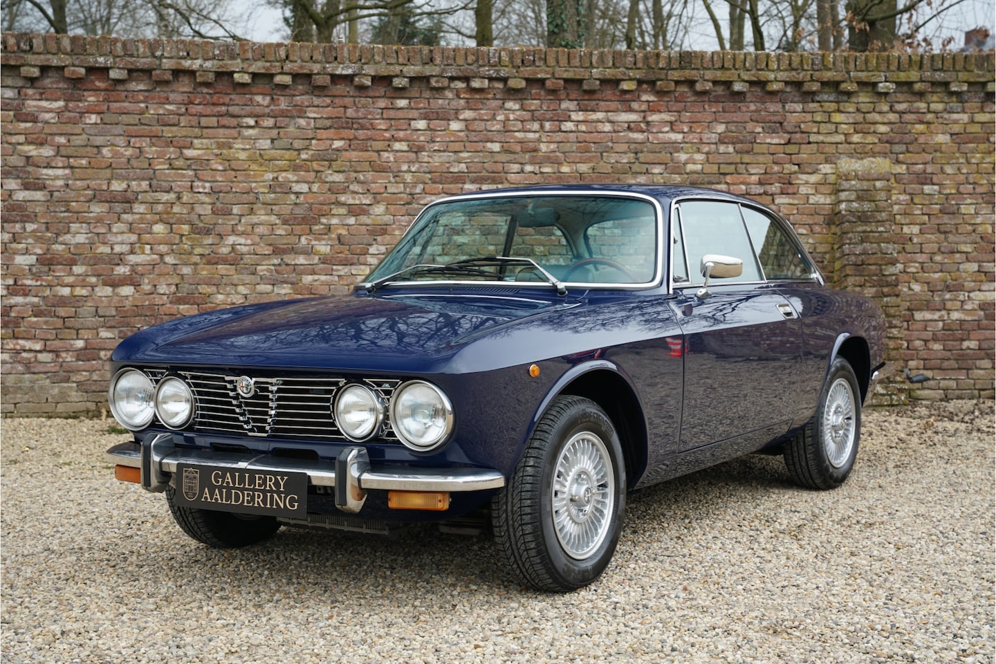Alfa Romeo GTV - 2000 Bertone "Blu Ollandese over Naturale" Finished in its original color combination of B - AutoWereld.nl