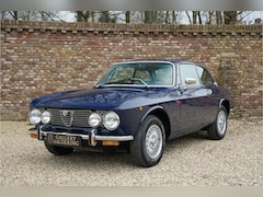 Alfa Romeo GTV - 2000 Bertone "Blu Ollandese over Naturale" Finished in its original color combination of B