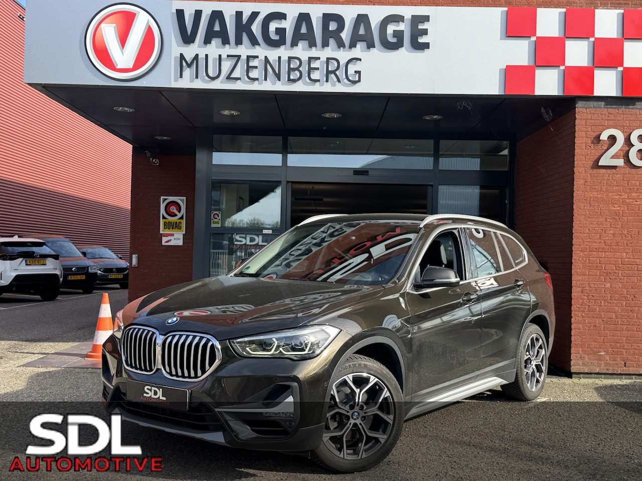 BMW X1 - sDrive18i High Executive Xline // DEALER ONDERHOUDEN!! // CAMERA // NAVI // CLIMA // CRUIS - AutoWereld.nl